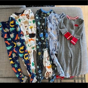 Lot of 5 one-piece pajamas